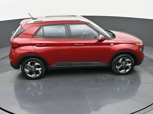 Used 2024 Hyundai Venue Limited image 36
