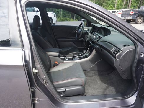 Used 2017 Honda Accord Sport Special Edition image 14