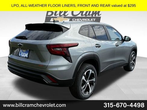 Used 2024 Chevrolet Trax RS w/ Driver Confidence Package FWD image 4