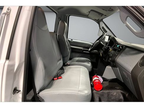 Used 2023 Ford F750 2WD Regular Cab Super Duty image 9