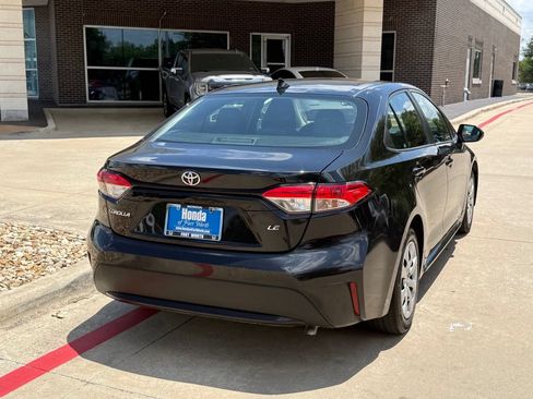 Used 2022 Toyota Corolla LE FWD image 5
