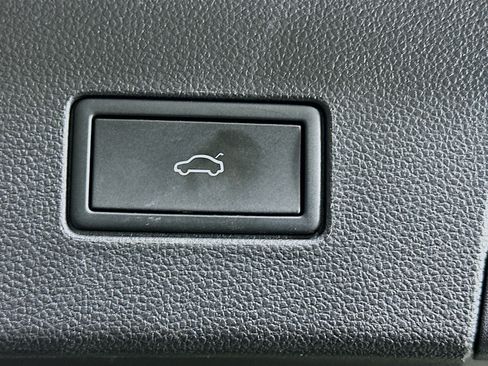 Used 2024 Volkswagen Atlas SE w/ Panoramic Sunroof Package image 31