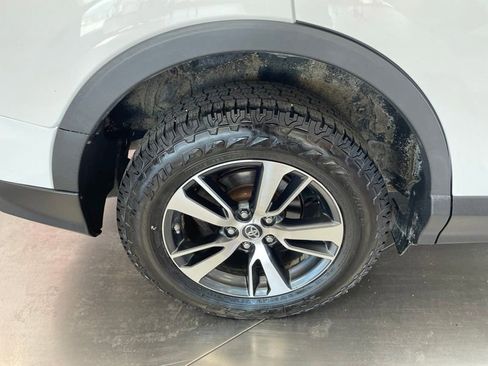 Used 2018 Toyota RAV4 XLE w/ Plus Extra Value Package AWD/4WD image 9