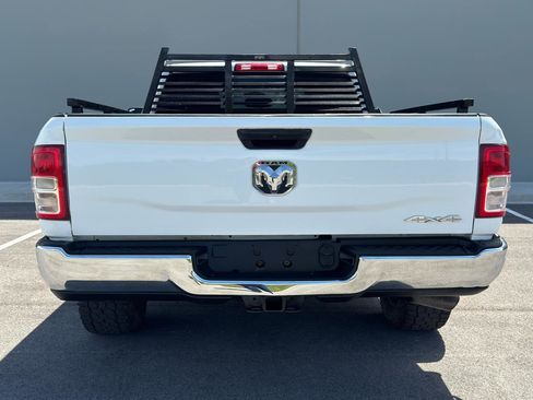 Used 2022 RAM 2500 Tradesman w/ Chrome Appearance Group AWD/4WD image 4