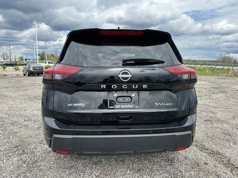 Used 2024 Nissan Rogue SV AWD/4WD image 5