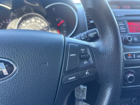 Used 2015 Kia Sorento LX image 21