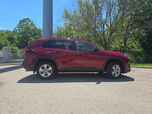 Used 2019 Toyota RAV4 XLE w/ Convenience Package AWD/4WD image 16