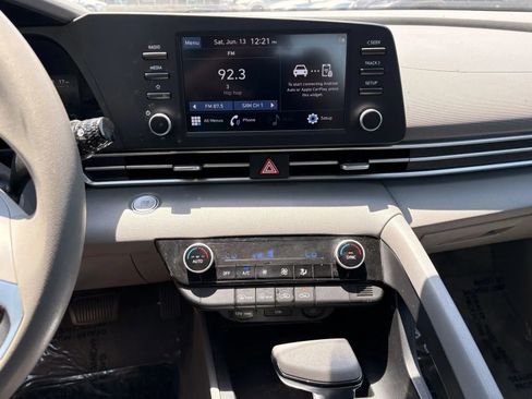 Used 2021 Hyundai Elantra SEL FWD image 14