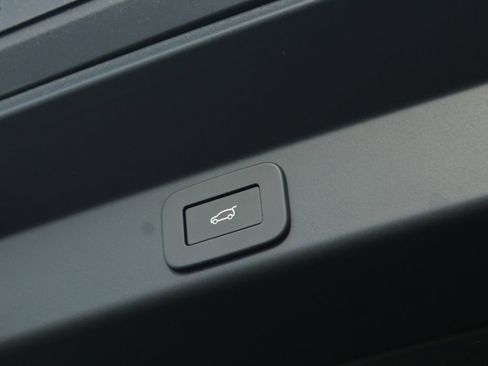 New 2026 Land Rover Range Rover Sport SE AWD/4WD image 12
