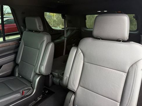 Used 2021 Chevrolet Tahoe Z71 w/ Z71 Off-Road Package image 29