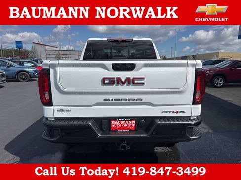 Used 2024 GMC Sierra 1500 AT4X image 4