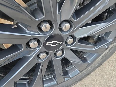 Used 2022 Chevrolet Traverse RS image 25