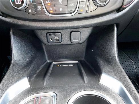 Used 2022 Chevrolet Traverse RS image 26