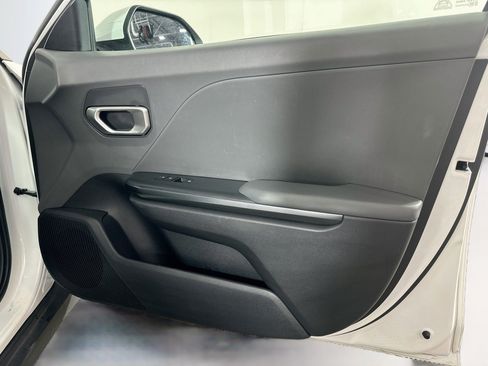 Used 2025 Kia K4 FWD image 30