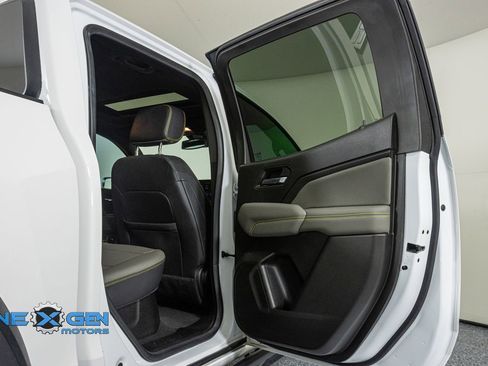 Used 2024 Chevrolet Colorado ZR2 w/ ZR2 Convenience Package III AWD/4WD image 29