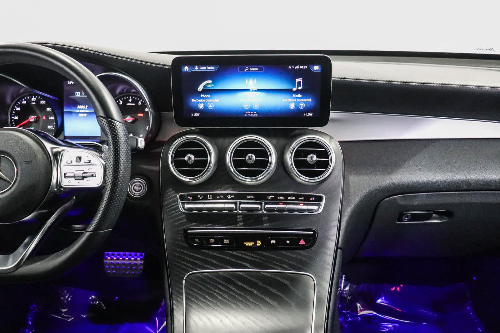 Used 2022 Mercedes-Benz GLC 300 4MATIC Coupe image 17