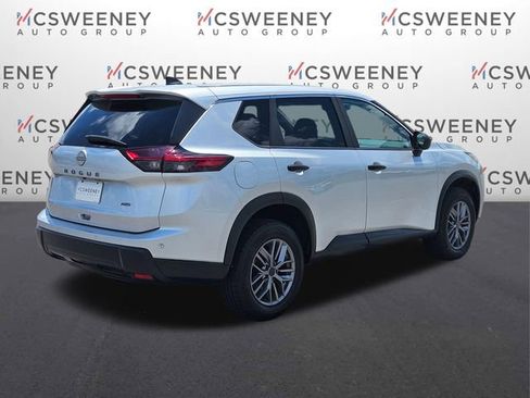 Used 2024 Nissan Rogue S AWD/4WD image 5