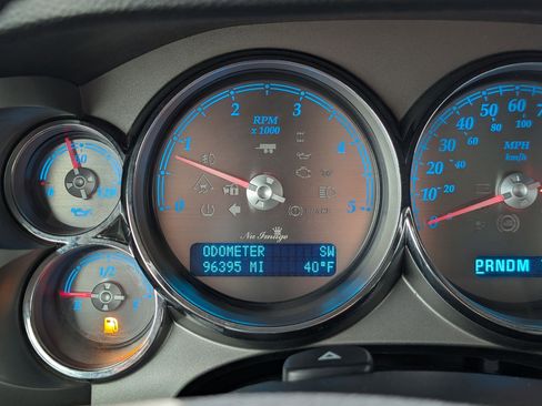 Used 2010 Chevrolet Silverado 2500 LT w/ Interior Plus Package AWD/4WD image 13