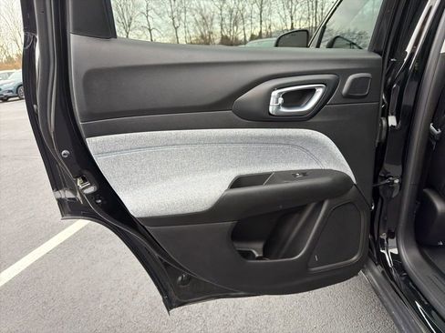 Used 2022 Jeep Compass Latitude w/ Sun and Sound Group image 21