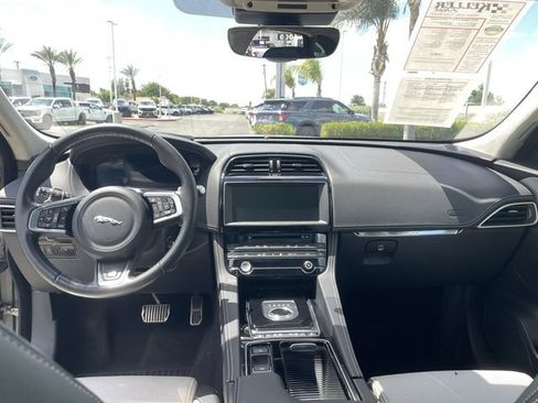 Used 2019 Jaguar F-PACE R-Sport AWD/4WD image 19