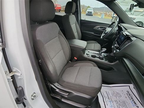 Used 2023 Chevrolet Traverse LT image 29