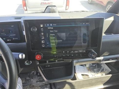Used 2024 Chevrolet Brightdrop 600 w/ Commercial Equipment Package AWD/4WD image 3