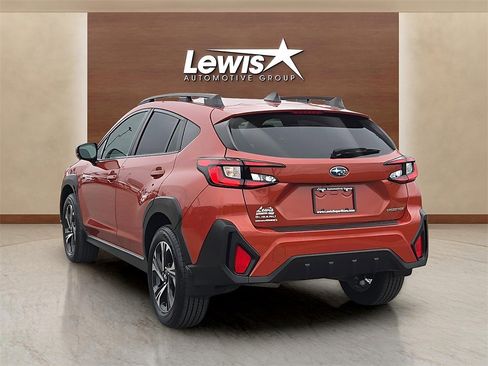 Used 2024 Subaru Crosstrek 2.0i Premium image 3