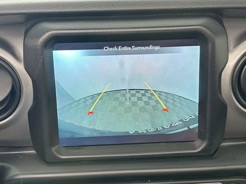 Used 2023 Jeep Wrangler Unlimited w/ Sun & Screen Package AWD/4WD image 13