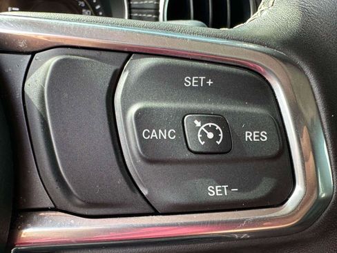 Used 2022 Jeep Wrangler Unlimited Sahara w/ Cold Weather Group image 20