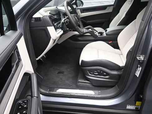 New 2026 Porsche Cayenne S AWD/4WD image 8