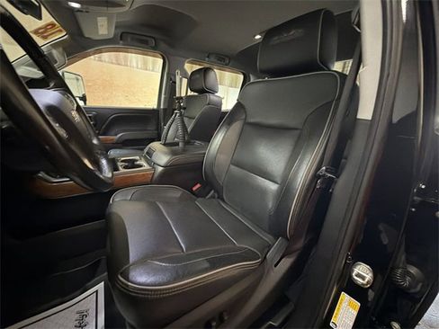 Used 2018 Chevrolet Silverado 2500 High Country w/ Duramax Plus Package image 11