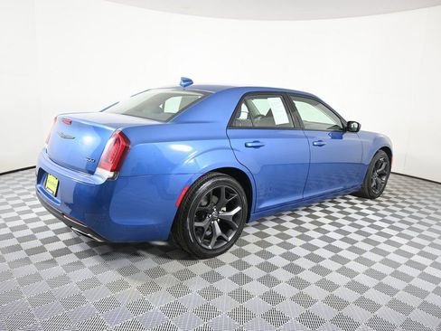 Used 2022 Chrysler 300 Touring w/ Sport Appearance Package image 6