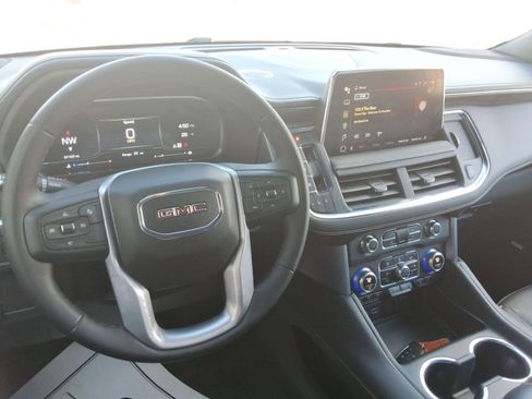 Used 2023 GMC Yukon SLT image 12