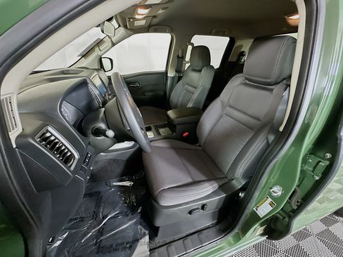 Used 2023 Nissan Frontier SV w/ Tow Package RWD image 12