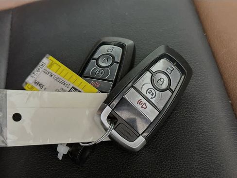 Certified 2021 Ford Bronco Outer Banks w/ Sasquatch Package image 21