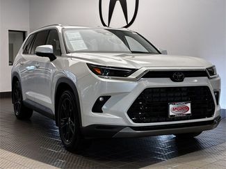 Used 2024 Toyota Grand Highlander Limited video 2