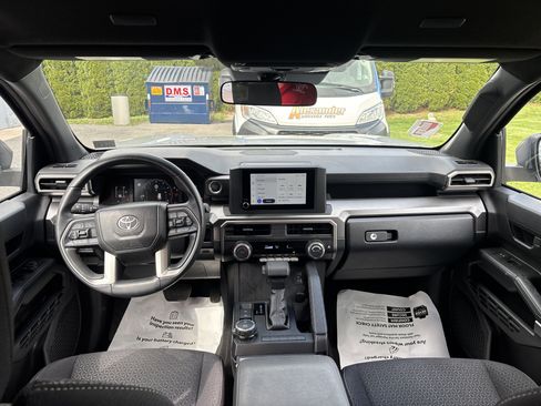 Certified 2025 Toyota 4Runner SR5 AWD/4WD image 15