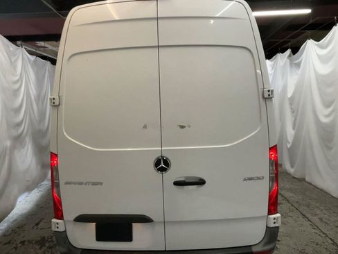 Used 2022 Mercedes-Benz Sprinter 2500 image 8