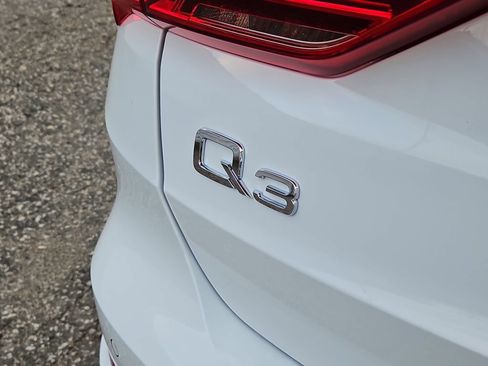 Certified 2025 Audi Q3 2.0T Premium AWD/4WD image 6