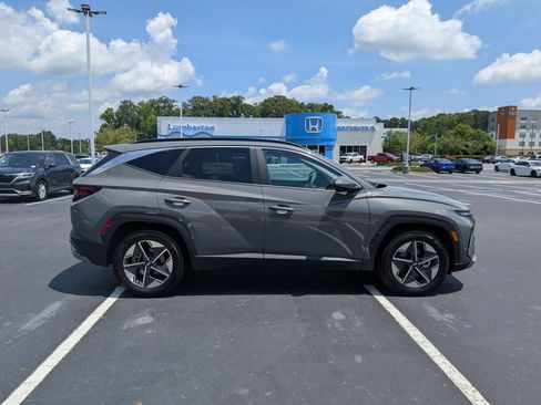 Used 2025 Hyundai Tucson SEL FWD image 2