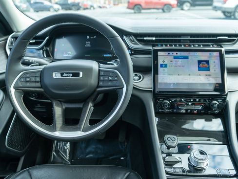 Used 2022 Jeep Grand Cherokee Limited 4xe w/ Luxury Tech Group II image 13