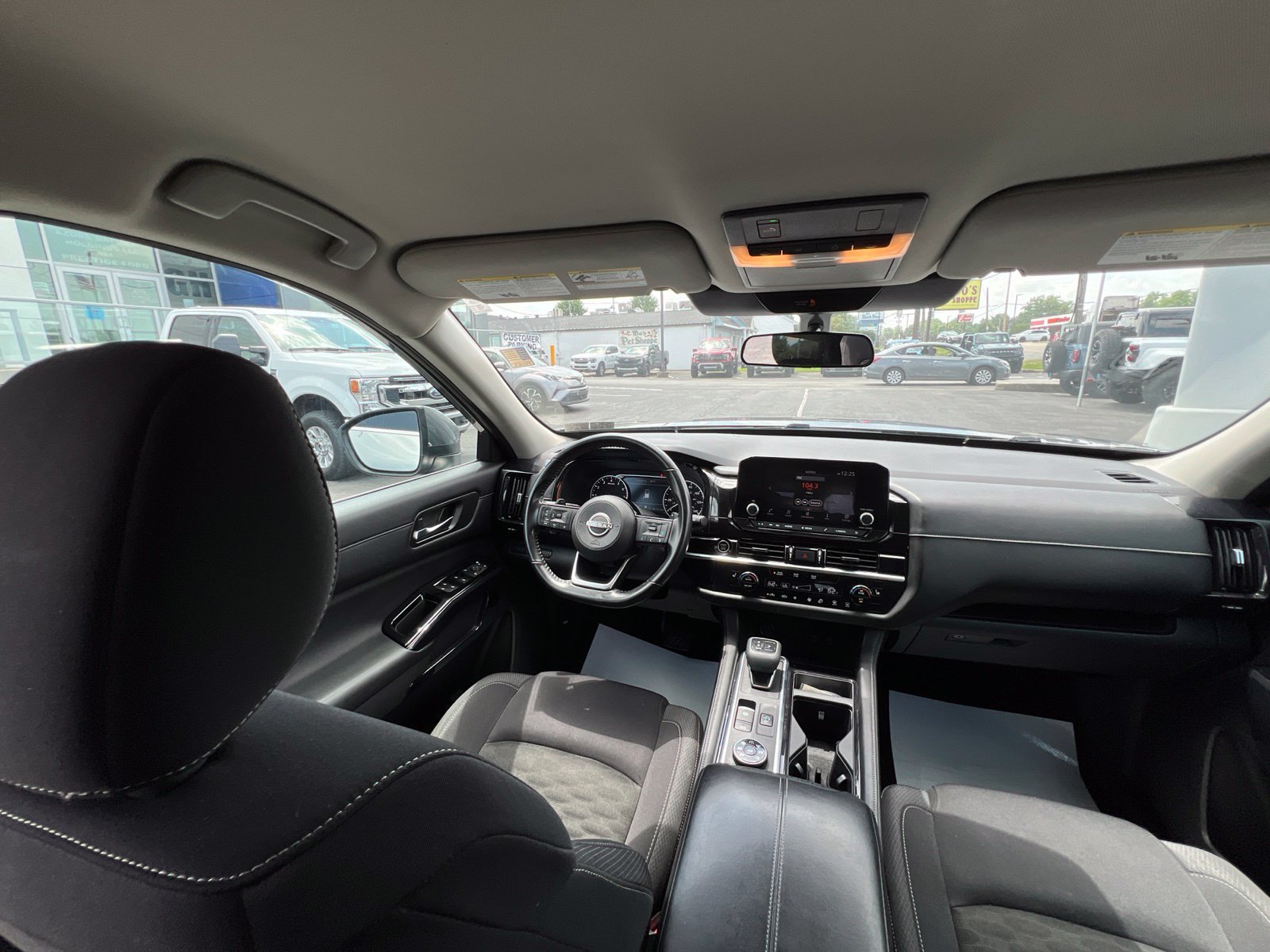Used 2022 Nissan Pathfinder SV AWD/4WD image 44