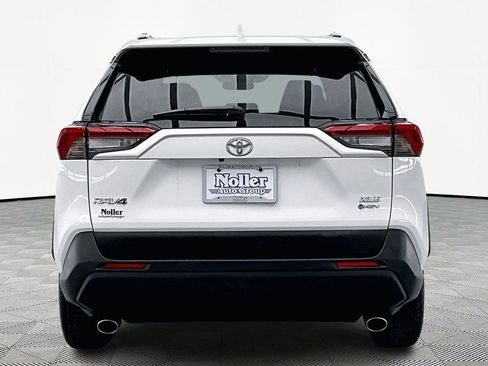 Used 2025 Toyota RAV4 XLE image 4
