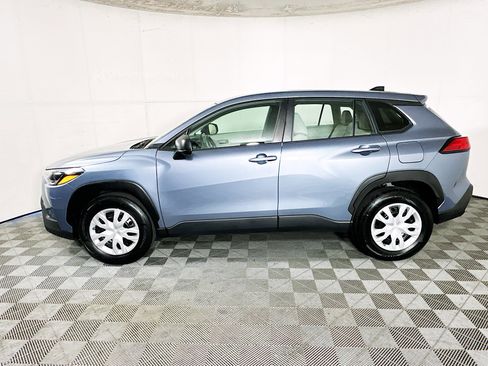 Used 2024 Toyota Corolla Cross L image 6