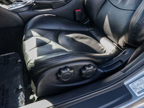 Used 2010 Nissan 370Z Coupe image 18