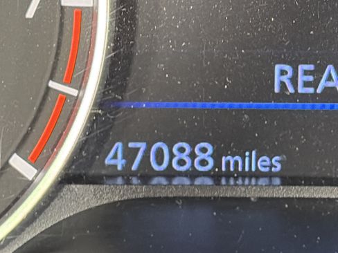 Used 2024 Nissan Altima 2.5 SV FWD image 5