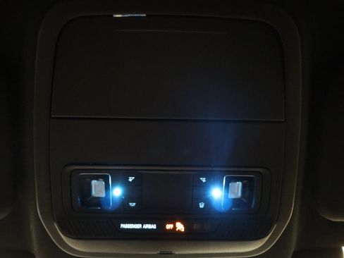 Used 2025 Ford Explorer ST-Line image 27