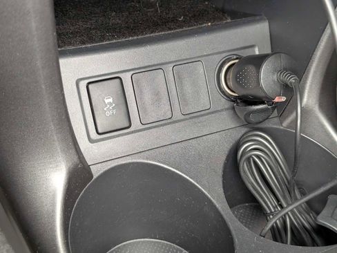 Used 2012 Toyota RAV4 4WD w/ Upgrade Value Pkg image 28