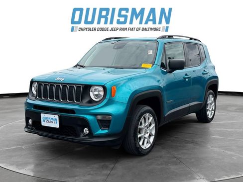 Used 2022 Jeep Renegade Latitude AWD/4WD image 2