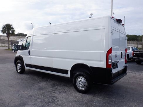 Used 2023 RAM ProMaster 2500 FWD image 3